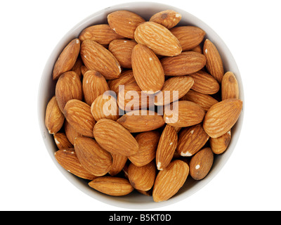 Schale mit frischem gesunden Mandel Muttern ohne Menschen und einen Freistellungspfad Stockfoto