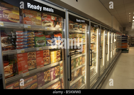 Fertiggerichte im Supermarkt Stockfoto