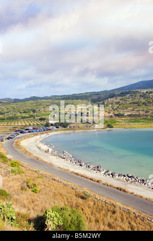 Die 'Lago Specchio di Venere" See auf der Insel Pantelleria, Sizilien, Italien. Stockfoto