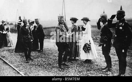 1 W46 F1917 16 E Wilhelm II. und Kaiser Karl 1917 Foto Wilhelm II deutscher Kaiser 1888-1918 1859 1941 im ersten Weltkrieg 1914-18 Stockfoto
