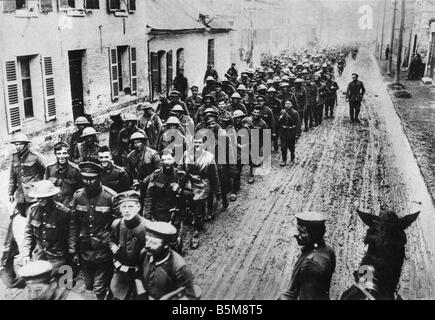 2 G55 K1 1916 47 WWI englischen Gefangenen des Krieges Geschichte Erster Weltkrieg Kriegsgefangene Ankunft der ersten britischen mass Transport Stockfoto