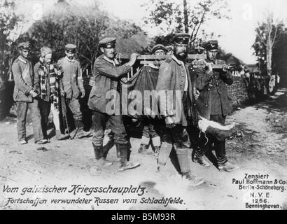 2 G55 O1 1915 9 verwundete russische Truppen Weltkrieg Geschichte Weltkrieg östlichen vorderen Galizien verwundete russische Truppen erfolgen Stockfoto