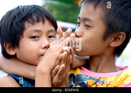 Kambodscha Kompong Chhnang Kinder vom Flussufer Stockfoto