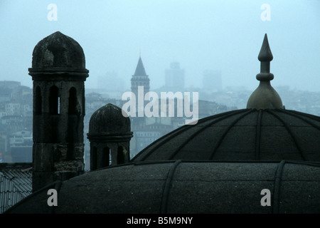 Blick auf Istanbul Hauptstadt der Türkei Hans in Richtung Galata-Turm Stockfoto