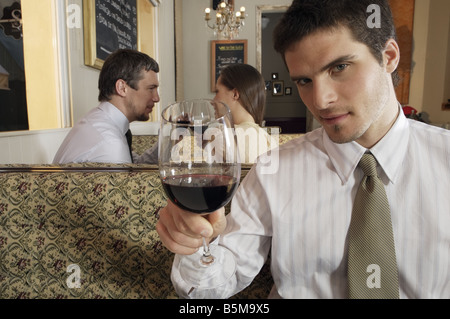 Mann toasten. Stockfoto