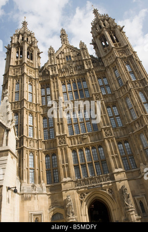 Palace of Westminster und Häuser des Parlaments Eingang London GB UK Stockfoto