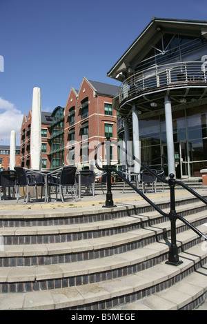 Stadt von Nottingham, England. Schloss Wharf enthält eine Mischung aus angesagten Clubs, Restaurants und Apartments wohnen am Wasser. Stockfoto