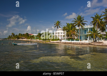 CAYE CAULKER BELIZE Hotels am Strand Stockfoto