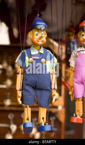 Holzspielzeug Marionette Marionette Zeichenfolge kontrolliert pinocchio Stockfoto