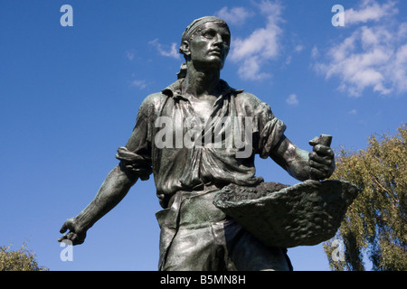 Statue vom Sämann in den Royal Botanic Gardens Kew Richmond Surrey England Großbritannien GB UK Stockfoto