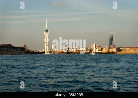 Einfahrt in Portsmouth Hafen vom Meer aus gesehen Stockfoto