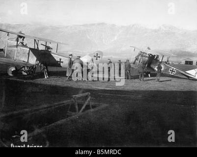 9 1917 11 13 A1 1 E deutsche Truppen in Aviano 1917 Erster Weltkrieg 1914 1918 deutsche und österreichische Relief Angriff in Italien Isonzo Stockfoto