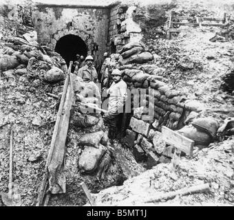 9FK 1916 10 24 A1 Re Einnahme von Douaumont französische Post 1916 Weltkrieg Frankreich Schlacht um Verdun 1916 französische Truppen zurücknehmen Fort Stockfoto