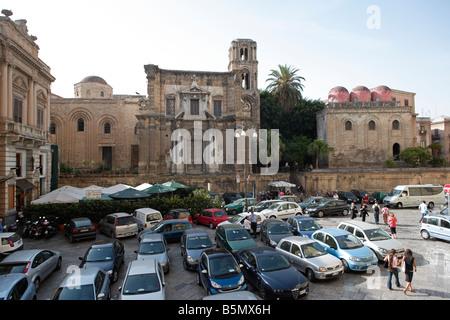 Piazza Bellini mit La Martorana und San Cataldo, Palermo, Sizilien Stockfoto