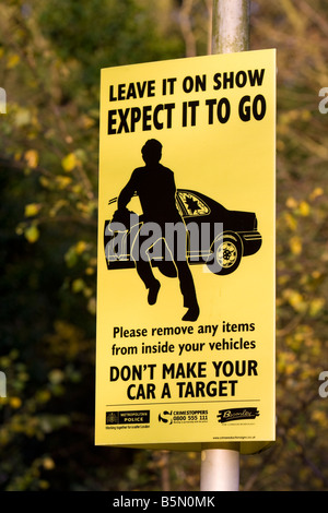 Parkplatz Kriminalität Prävention Zeichen "Leave es Show erwarten, dass es gehen" London Borough of Bromley und der Metropolitan Police. Stockfoto