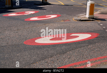 Londoner Staus kostenlos Straße Markierungen, Euston Road, London, England, Großbritannien, Vereinigtes Königreich, Europa Stockfoto