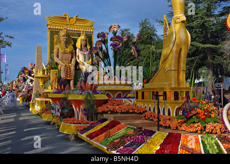 Rose Parade Float "Feiert Schätze Ägyptens" letzten Presidents' Trophy Gewinner Kairo - Los Angeles Freundschaft Fiesta Schwimmer Stockfoto