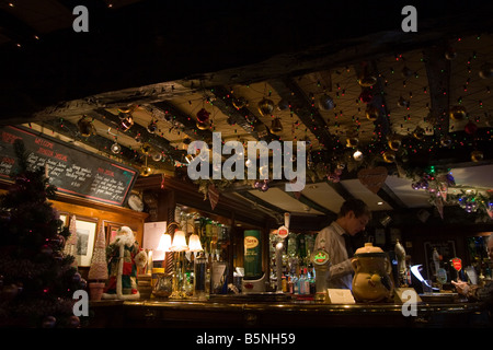 Weihnachten in der Dorfkneipe Stockfoto