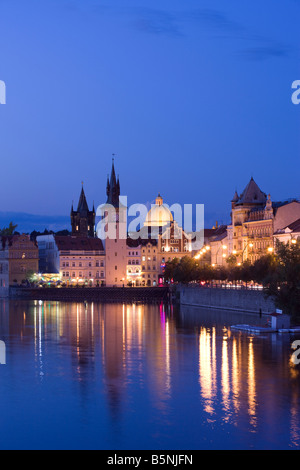 SMETANA MUSEUM ALTE WASSER TURM VLTAVA FLUSS ALTSTADT MALA STRANA PRAG TSCHECHISCHE REPUBLIK Stockfoto