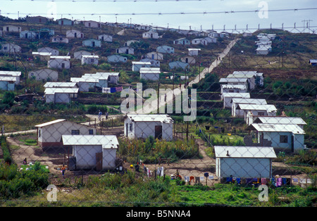 So genannte "Mandela Häuser" in einem Township in der Nähe der Stadt "East London", Südafrika. Stockfoto