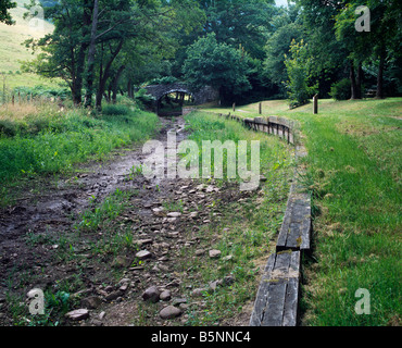 Monmouthshire und Brecon Canal wurden 2008 bei Llangynidr im Bannau Brycheiniog (Brecon Beacons) National Park in Powys, Südwales, entwässert Stockfoto