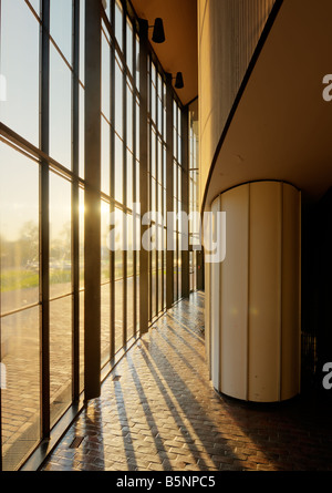 Hoher Dynamikbereich-Detail-Ansicht von Eero Saarinen s. Kresge Auditorium auf dem Campus des Massachusetts Institute of Technology in Cambr Stockfoto