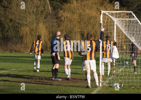 Sonntag-Liga Fußball Match Fußball Spieler Action Fußballer Stockfoto