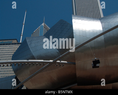 Detail der metallischen Architektur an Jay Pritzker Pavilion (von Frank Gehry, 2004). Millennium Park. Chicago. Illinois. USA Stockfoto