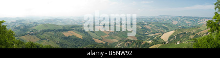 Panorama von den Hügeln rund um Ripatransone in Le Marche Stockfoto