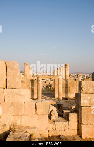 STONE SPALTEN KIRCHE SAINT THEODORE RUINEN JERASH JORDAN Stockfoto