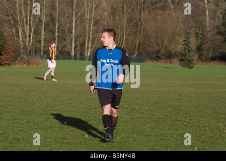 Amateur Sunday League Football Player Spieler Fußballspieler Stockfoto