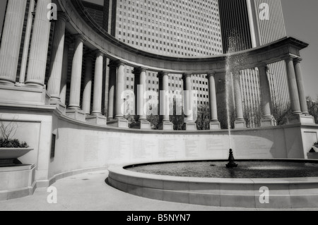 Wrigley Square und Millennium Park Monument Peristyl mit dorischen Säulen. Chicago. Illinois. USA Stockfoto