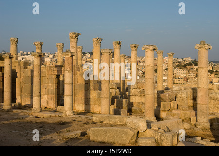 STONE KIRCHENRUINE SPALTEN SAINT THEODORE JERASH JORDANIEN Stockfoto