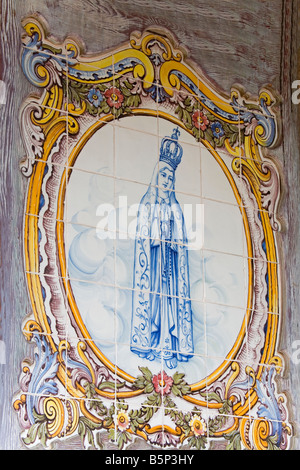 Fliese Wandbild von unserer lieben Frau von Fatima Mission San Juan Capistrano Orange County Kalifornien USA Stockfoto