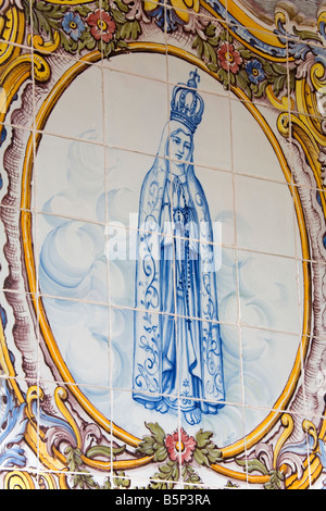 Fliese Wandbild von unserer lieben Frau von Fatima Mission San Juan Capistrano Orange County Kalifornien USA Stockfoto