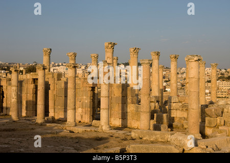 STONE KIRCHENRUINE SPALTEN SAINT THEODORE JERASH JORDANIEN Stockfoto