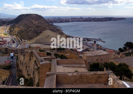 Blick auf die Küste bei Alicante gesehen von der Burg 2008 Stockfoto