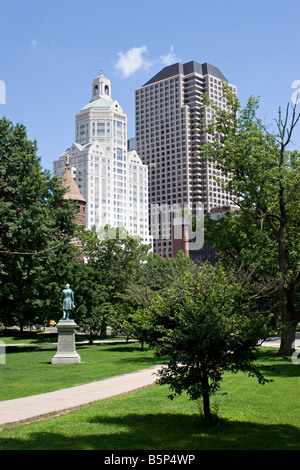 Die Hartford Connecticut Skyline von Bushnell Park aus gesehen Stockfoto