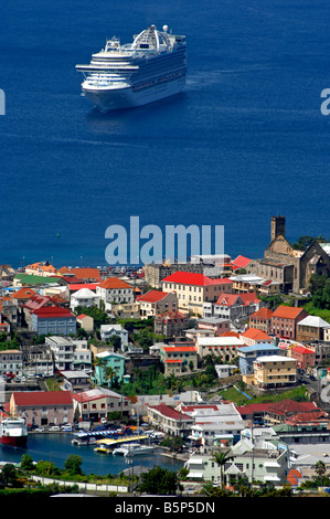 "Emerald Princess" Kreuzfahrtschiff"" im Dock St Georges Grenada in der "Karibik" Stockfoto