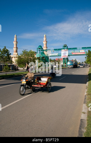 Hauptstraße in Banda Aceh, Sumatra nach dem Umbau von Tsunami Stockfoto