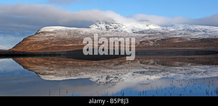 Cul Mor spiegelt sich in den stillen Wassern der man ein Ais Stockfoto