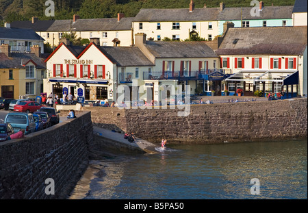 Der Strang Inn und Cove, Dunmore East, Grafschaft Waterford, Irland Stockfoto