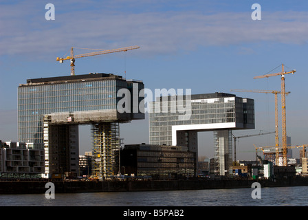 Das Kranhaus (Kran Haus), eine renommierte Büroentwicklung neben dem Fluss Rhein, Köln, North Rhine-Westphalia, Germany. Stockfoto