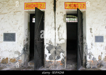 Eingang des französischen Sträfling Gefängniszelle, Poulo Condor Insel con aka Sohn, vietnam Stockfoto