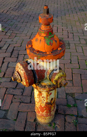 Bunte, alte Hydranten. Stockfoto