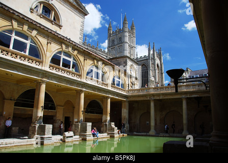 Roman Baths Bath mit Bath Abbey im Hintergrund Stockfoto