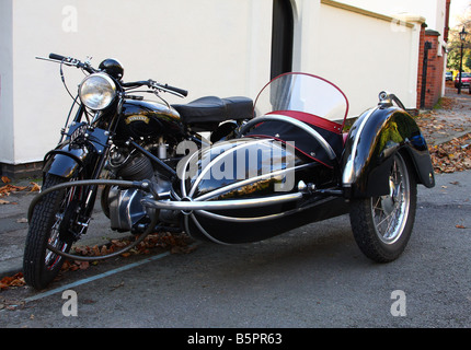 Ein Vintage Vincent Motorrad und Beiwagen. Stockfoto