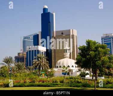 Abu Dhabi, VAE - Bürogebäude Stockfoto