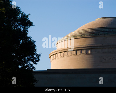 Die große Kuppel auf dem Campus des Massachusetts Institute of Technology in Cambridge MA gesehen am Nachmittag des 9-20-08 Stockfoto