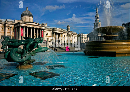 Brunnen am Trafalgar Square in London, England, UK, Europa Stockfoto